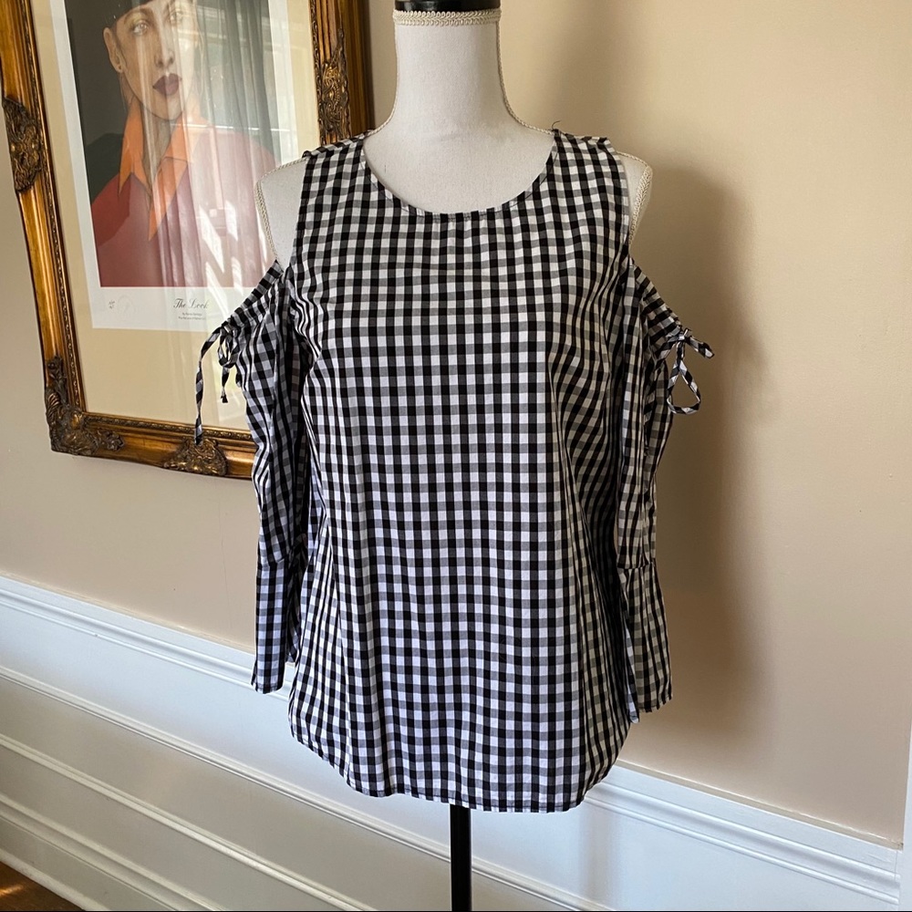 Gingham Cold Shoulder Top - Picture 2 of 5